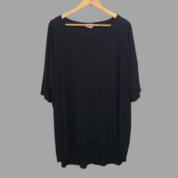 LuLaRoe Tops - LuLaRoe Plus Size Black Oversized Tunic Top Size 3XL